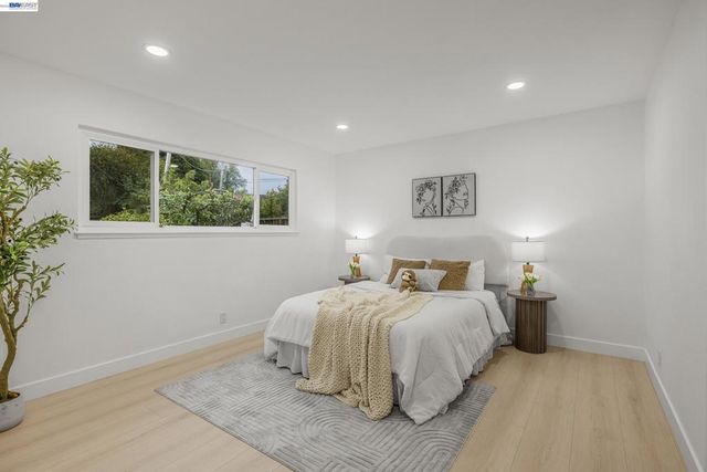 1528 Saratoga Dr, Milpitas, CA 95035