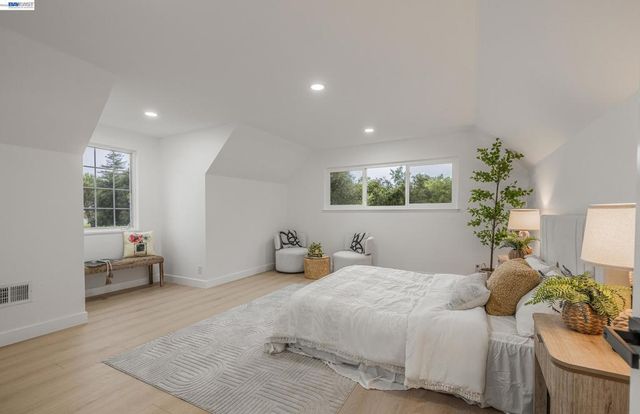 1528 Saratoga Dr, Milpitas, CA 95035