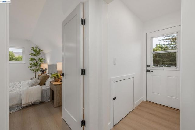 1528 Saratoga Dr, Milpitas, CA 95035