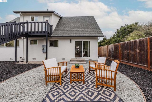 1528 Saratoga Dr, Milpitas, CA 95035