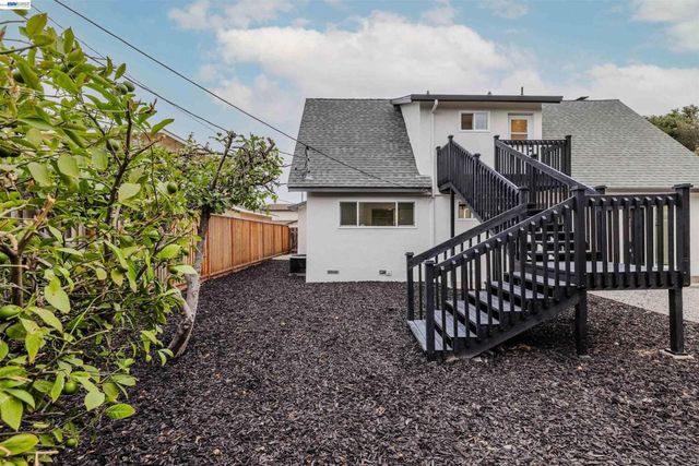 1528 Saratoga Dr, Milpitas, CA 95035