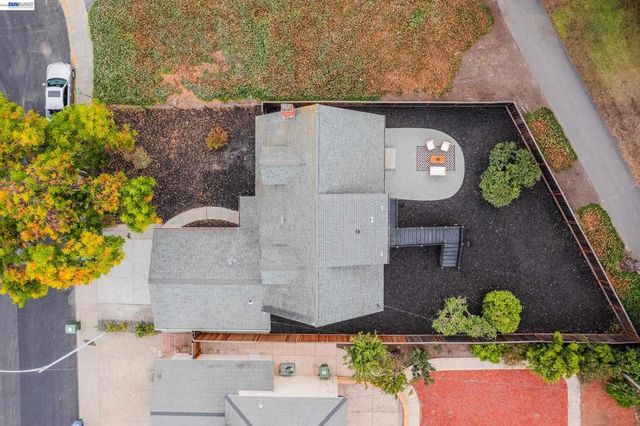 1528 Saratoga Dr, Milpitas, CA 95035