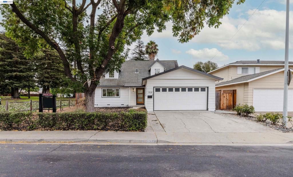 1528 Saratoga Dr, Milpitas, CA 95035