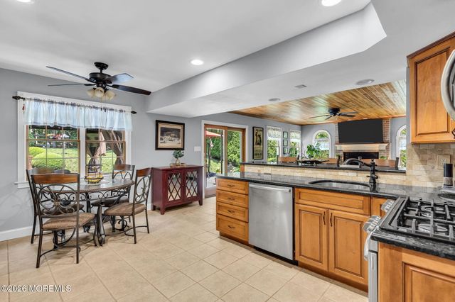10 Yellowstone Lane, Howell, NJ 07731
