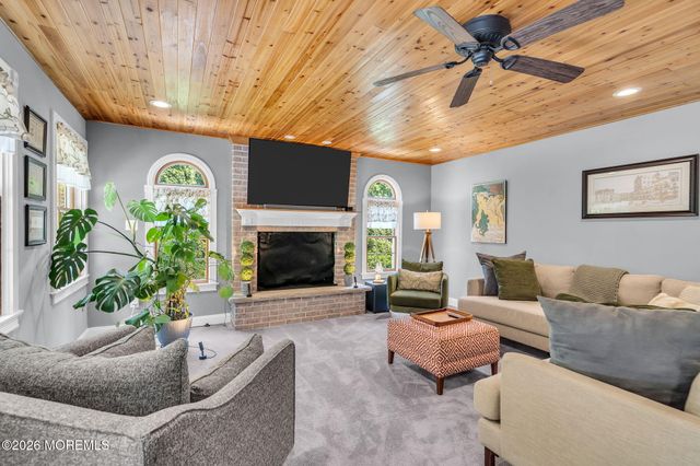 10 Yellowstone Lane, Howell, NJ 07731