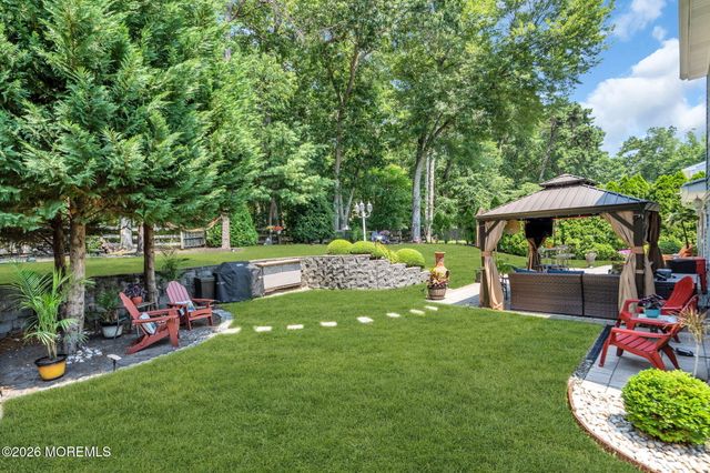 10 Yellowstone Lane, Howell, NJ 07731