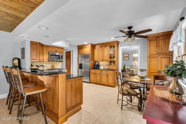 10 Yellowstone Lane, Howell, NJ 07731