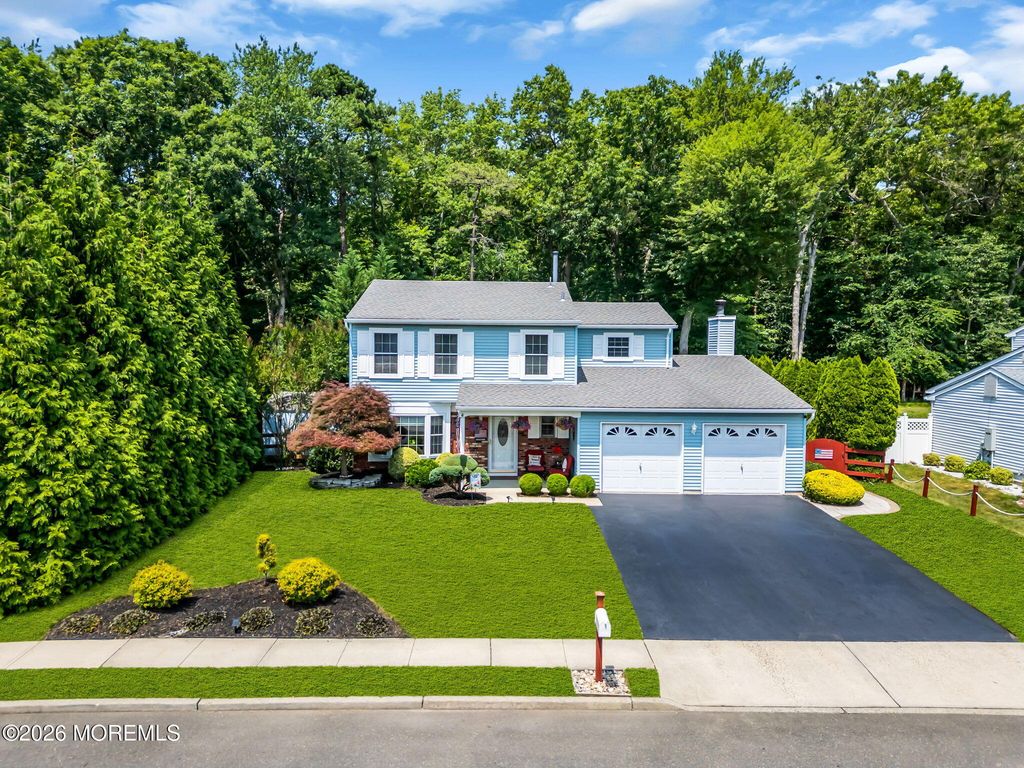 10 Yellowstone Lane, Howell, NJ 07731