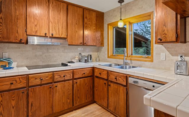 6 Sandia Haven Place, Cedar Crest, NM 87008