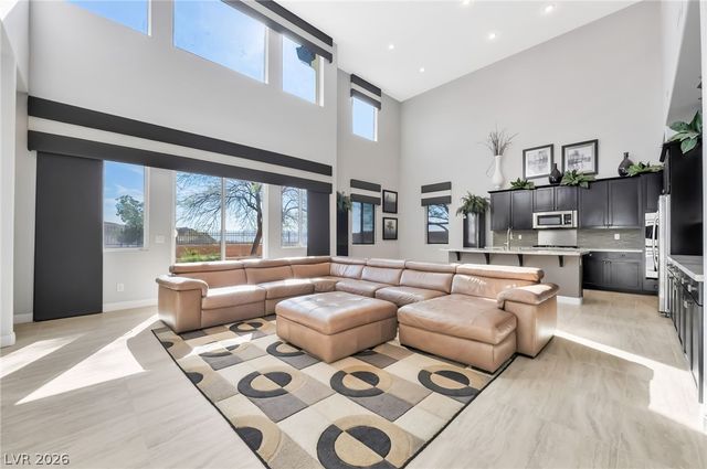 9776 Proud Clarion Street, Las Vegas, NV 89178