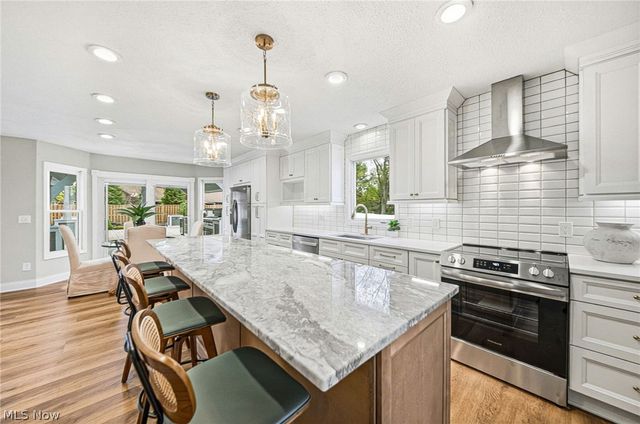 18964 Bears Paw Lane, Strongsville, OH 44136