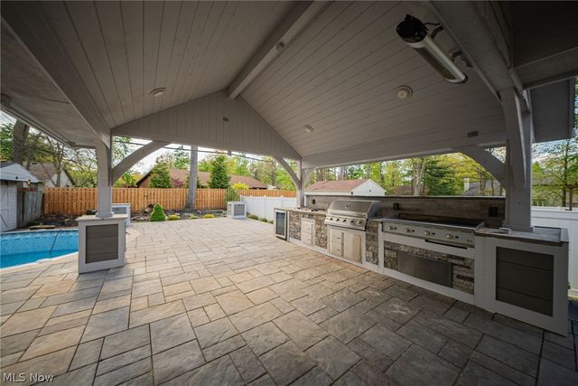 18964 Bears Paw Lane, Strongsville, OH 44136