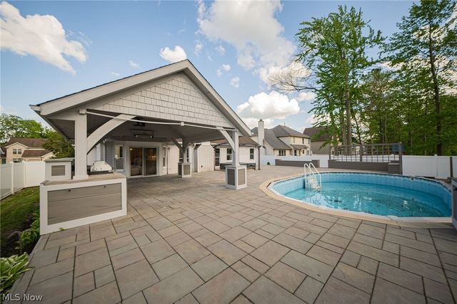 18964 Bears Paw Lane, Strongsville, OH 44136