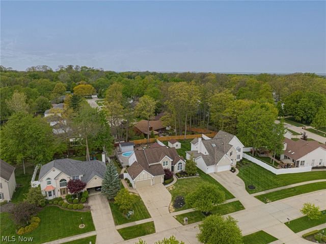 18964 Bears Paw Lane, Strongsville, OH 44136
