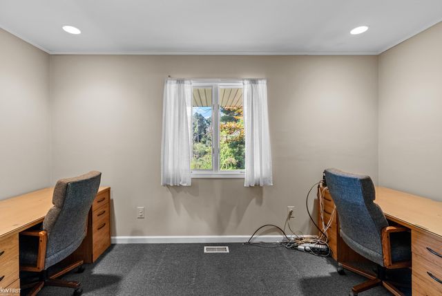 1061 Rose Center Road, Fenton, MI 48430