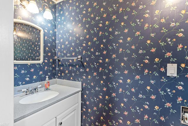 1061 Rose Center Road, Fenton, MI 48430