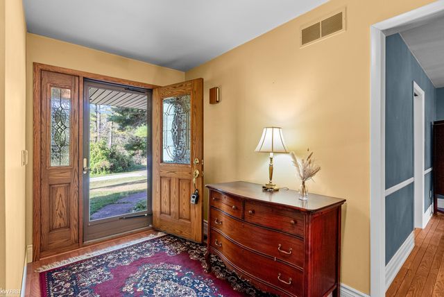 1061 Rose Center Road, Fenton, MI 48430