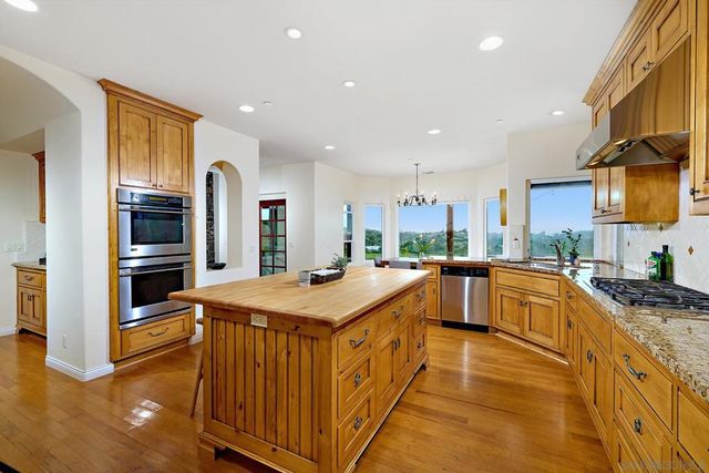 10790 Castle Heights Dr, Valley Center, CA 92082