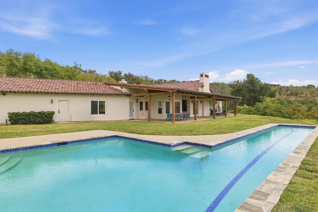 10790 Castle Heights Dr, Valley Center, CA 92082