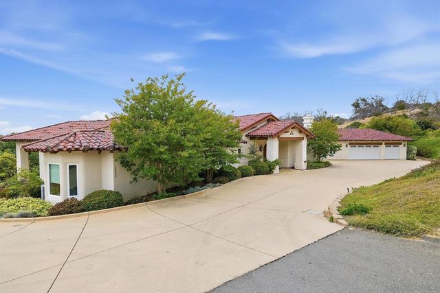 10790 Castle Heights Dr, Valley Center, CA 92082