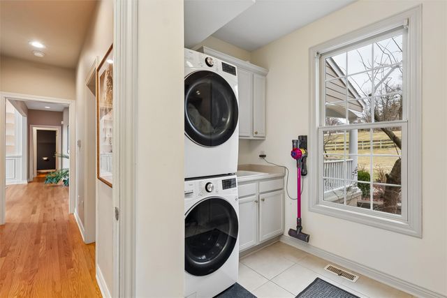 1820 SE Browns Woods Cove, West Des Moines, IA 50265