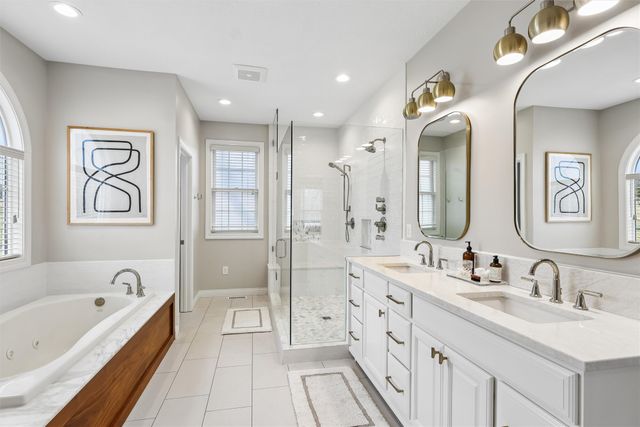 1820 SE Browns Woods Cove, West Des Moines, IA 50265