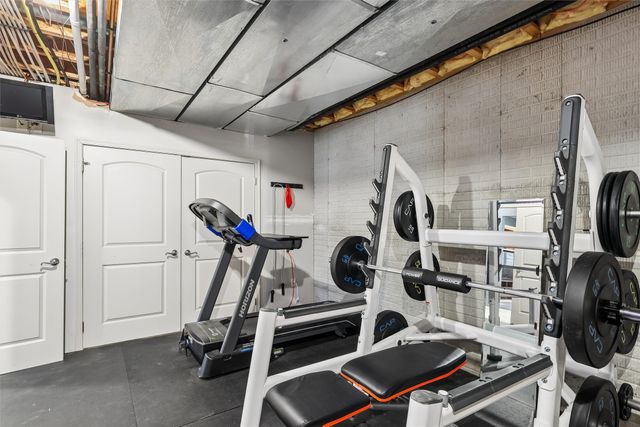 1820 SE Browns Woods Cove, West Des Moines, IA 50265