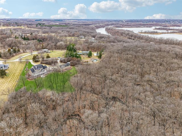 1820 SE Browns Woods Cove, West Des Moines, IA 50265