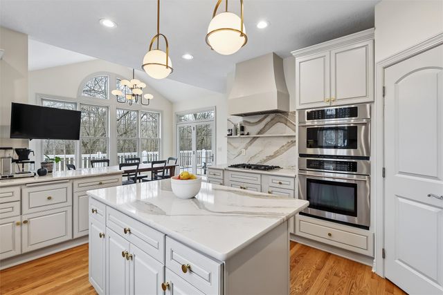 1820 SE Browns Woods Cove, West Des Moines, IA 50265