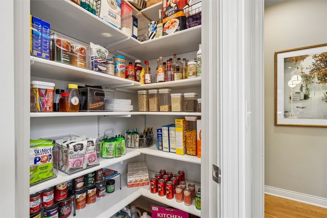 1820 SE Browns Woods Cove, West Des Moines, IA 50265