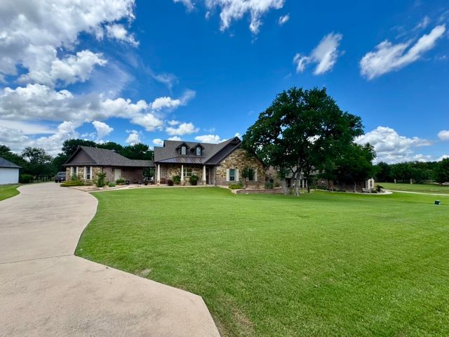570 S Sugartree Drive, Lipan, TX 76462