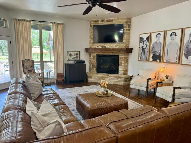 570 S Sugartree Drive, Lipan, TX 76462