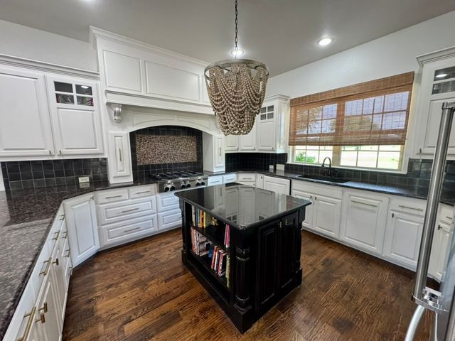 570 S Sugartree Drive, Lipan, TX 76462