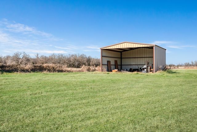 4060 CR 36220, Sumner, TX 75486