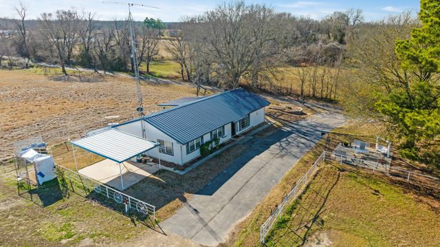 4060 CR 36220, Sumner, TX 75486