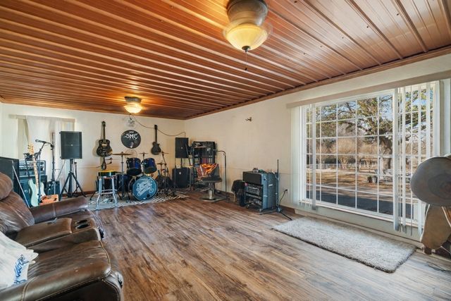 4060 CR 36220, Sumner, TX 75486