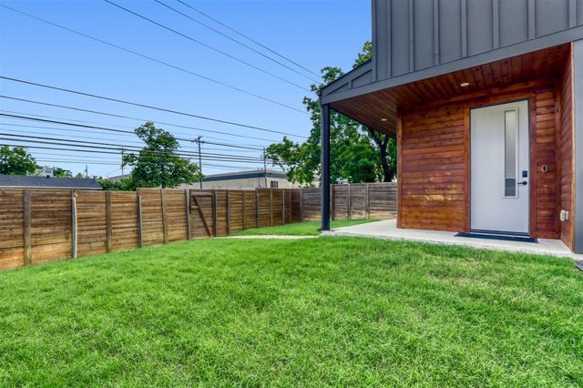3300B E Martin Luther King Jr Blvd #B, Austin, TX 78721