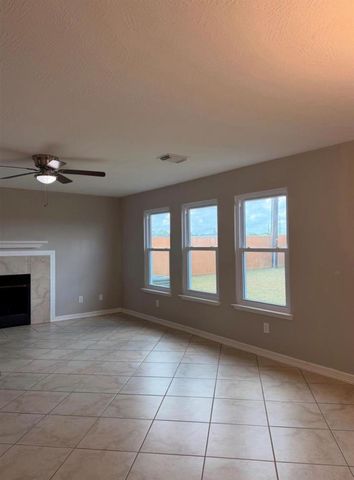 4707 E Parma Drive, Rosenberg, TX 77471