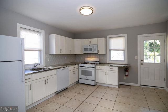 207 SOMERSET ST, Gloucester City, NJ 08030