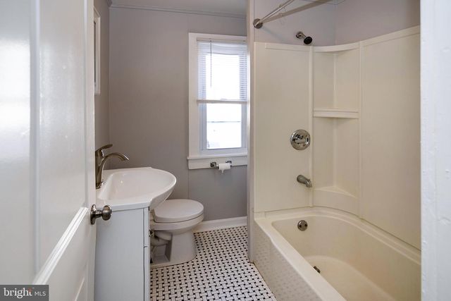 207 SOMERSET ST, Gloucester City, NJ 08030