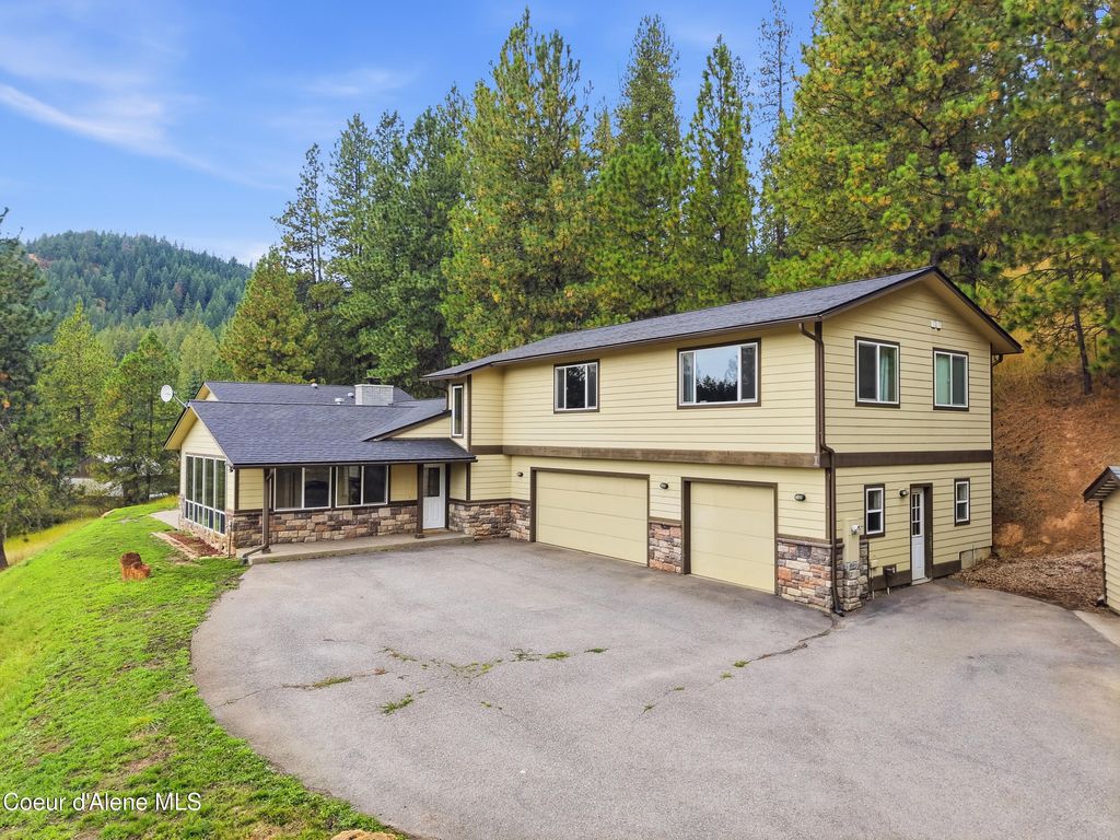2719 S Reynolds Rd, Coeur d'Alene, ID 83814 photo 2