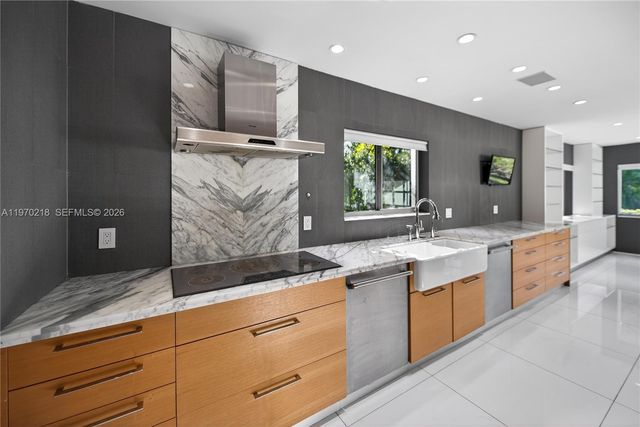 1000 N Shore Dr, Miami Beach, FL 33141