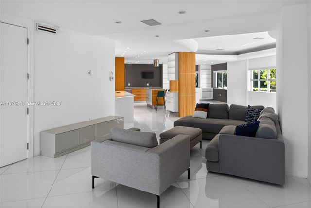 1000 N Shore Dr, Miami Beach, FL 33141