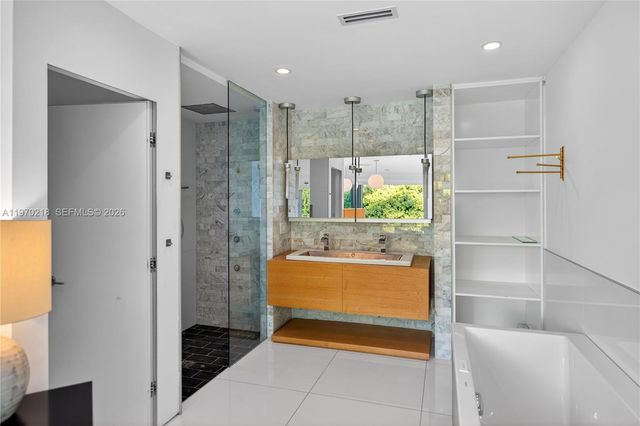 1000 N Shore Dr, Miami Beach, FL 33141