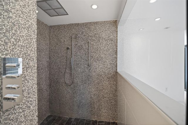 1000 N Shore Dr, Miami Beach, FL 33141