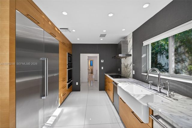 1000 N Shore Dr, Miami Beach, FL 33141