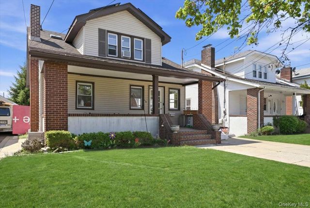 8 Foster Place, Hempstead, NY 11550