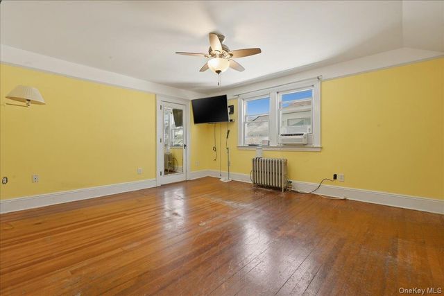 8 Foster Place, Hempstead, NY 11550