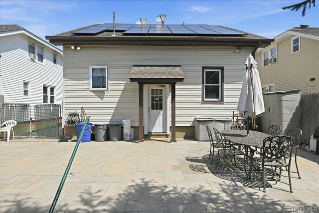 8 Foster Place, Hempstead, NY 11550
