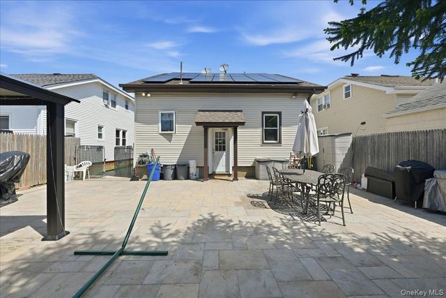 8 Foster Place, Hempstead, NY 11550